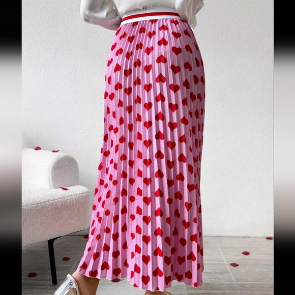 Women's Heart Printed Pleated Skirt Maxi Women Outfit - Picture 2 of 4
